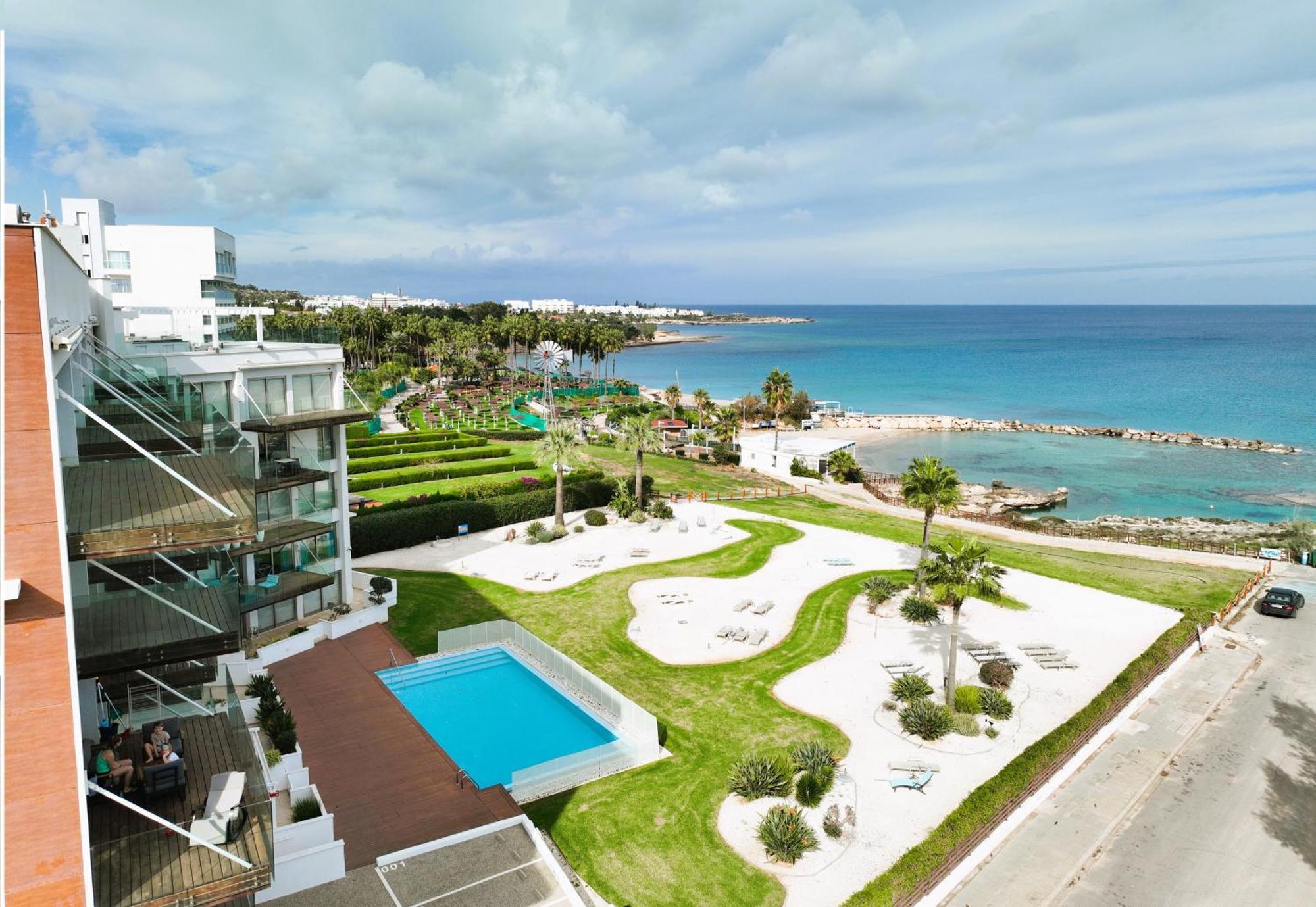 Apartment Josephine - Beachfront Protaras Eksteriør billede
